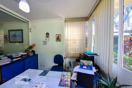 Casa à venda com 680m², 8 quartos e 4 vagas Casa à venda com 680m², 8 quartos e 4 vagasQuarto 8