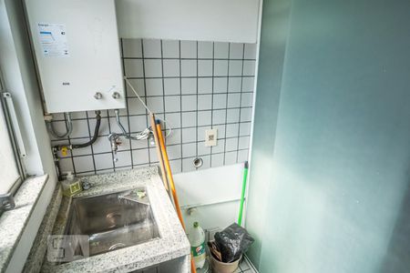 Apartamento para alugar com 65m², 3 quartos e 1 vagaÁrea de Serviço