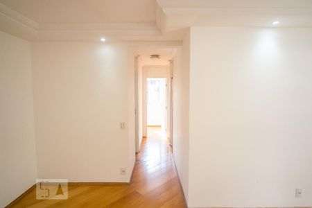 Sala de apartamento para alugar com 3 quartos, 65m² em Vila Ivone, São Paulo