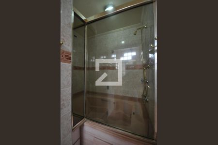 Casa à venda com 200m², 4 quartos e 4 vagasBanheiro da Suíte 1