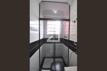 Casa à venda com 200m², 4 quartos e 4 vagasBanheiro 1 da Suíte 2