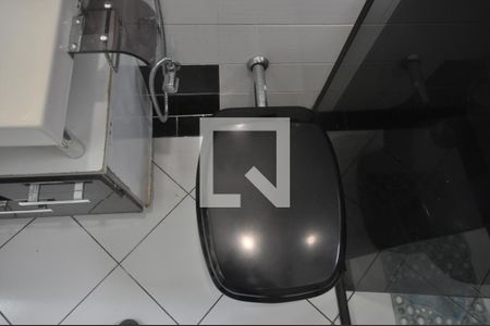 Casa à venda com 200m², 4 quartos e 4 vagasBanheiro 2 da Suíte 2