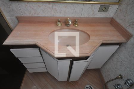 Casa à venda com 200m², 4 quartos e 4 vagasBanheiro da Suíte 1