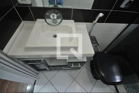 Casa à venda com 200m², 4 quartos e 4 vagasBanheiro 2 da Suíte 2