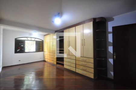 Casa à venda com 200m², 4 quartos e 4 vagasSuíte 2