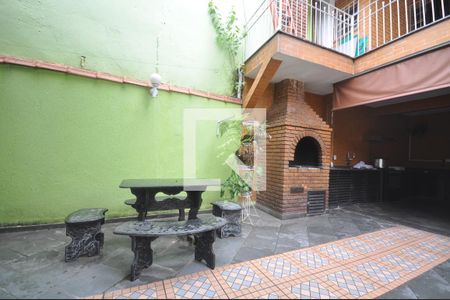 Casa à venda com 200m², 4 quartos e 4 vagasChurrasqueira