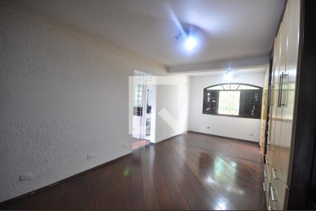 Casa à venda com 200m², 4 quartos e 4 vagasSuíte 2