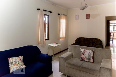 Sala de casa à venda com 4 quartos, 166m² em Jardim Três Marias, São Paulo