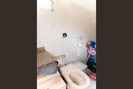 Casa à venda com 166m², 4 quartos e 2 vagasBanheiro 2