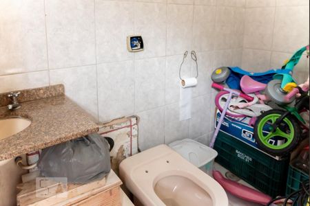 Casa à venda com 166m², 4 quartos e 2 vagasBanheiro 2