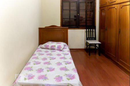 Casa à venda com 166m², 4 quartos e 2 vagasSuite