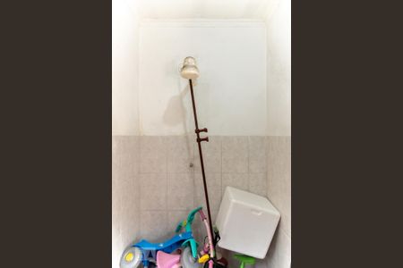 Casa à venda com 166m², 4 quartos e 2 vagasBanheiro 2