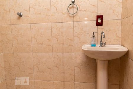 Casa à venda com 400m², 4 quartos e 6 vagasBanheiro 2