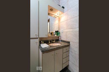 Casa para alugar com 235m², 4 quartos e 3 vagas Casa para alugar com 235m², 4 quartos e 3 vagasBanheiro