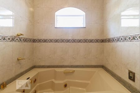 Casa para alugar com 235m², 4 quartos e 3 vagas Casa para alugar com 235m², 4 quartos e 3 vagasBanheiro da Suíte