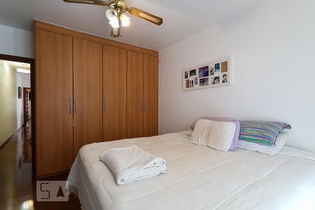 Casa para alugar com 235m², 4 quartos e 3 vagas Casa para alugar com 235m², 4 quartos e 3 vagasQuarto 2