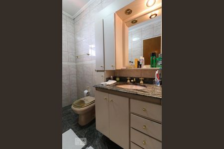 Casa para alugar com 235m², 4 quartos e 3 vagas Casa para alugar com 235m², 4 quartos e 3 vagasBanheiro