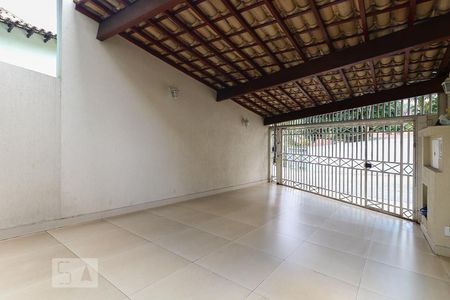 Casa para alugar com 235m², 4 quartos e 3 vagas Casa para alugar com 235m², 4 quartos e 3 vagasGaragem