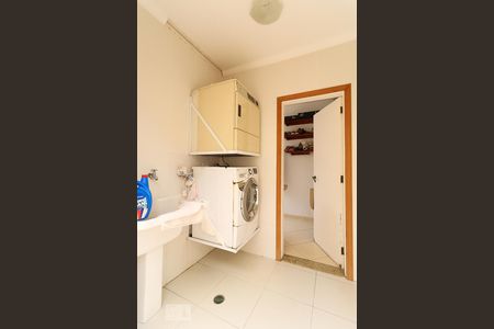 Casa para alugar com 235m², 4 quartos e 3 vagas Casa para alugar com 235m², 4 quartos e 3 vagasÁrea de Serviço