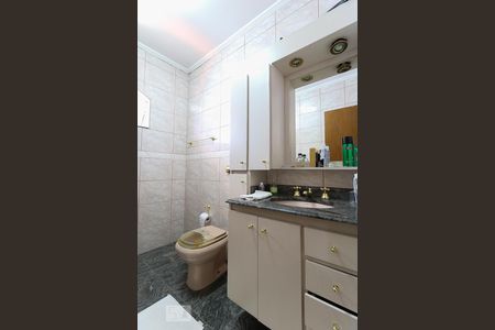 Casa para alugar com 235m², 4 quartos e 3 vagas Casa para alugar com 235m², 4 quartos e 3 vagasBanheiro