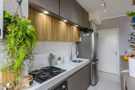 Apartamento à venda com 47m², 2 quartos e 1 vagaCozinha vista pela área de serviço