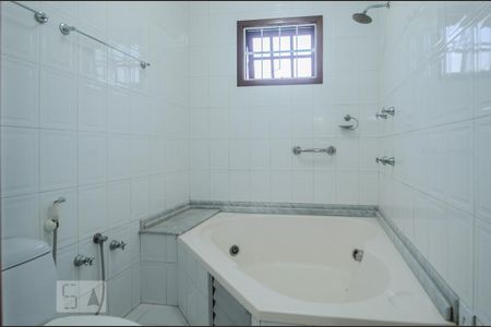 Banheiro da Suíte de casa para alugar com 4 quartos, 280m² em Ipanema, Porto Alegre