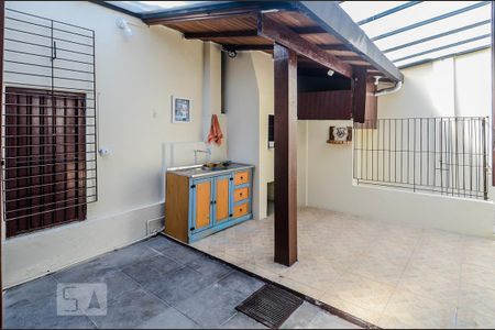 Casa para alugar com 280m², 4 quartos e 4 vagas Casa para alugar com 280m², 4 quartos e 4 vagasPatio Fundos