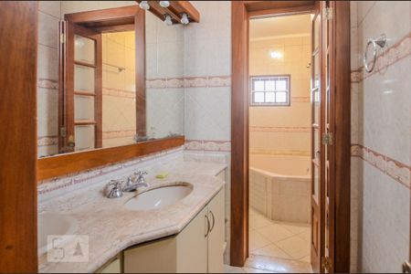 Casa para alugar com 280m², 4 quartos e 4 vagas Casa para alugar com 280m², 4 quartos e 4 vagasBanheiro