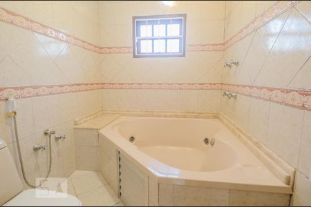 Casa para alugar com 280m², 4 quartos e 4 vagas Casa para alugar com 280m², 4 quartos e 4 vagasBanheiro