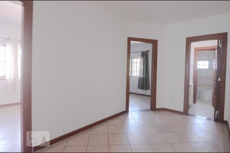 Casa para alugar com 280m², 4 quartos e 4 vagas Casa para alugar com 280m², 4 quartos e 4 vagasCirculação