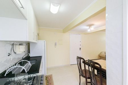 Cozinha de kitnet/studio para alugar com 1 quarto, 35m² em Vila Nova Conceição, São Paulo