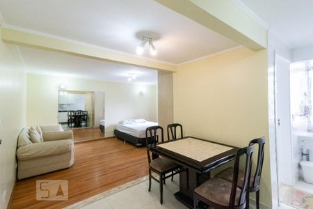 Cozinha de kitnet/studio para alugar com 1 quarto, 35m² em Vila Nova Conceição, São Paulo