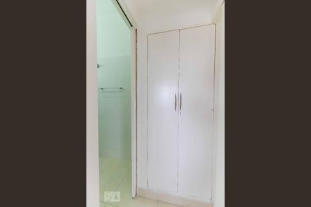 Apartamento à venda com 65m², 1 quarto e sem vagaBanheiro da suíte - Armário
