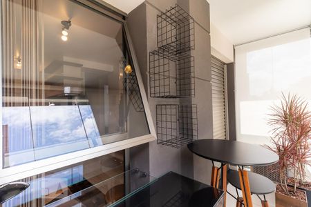 Varanda de kitnet/studio à venda com 1 quarto, 32m² em Pinheiros, São Paulo