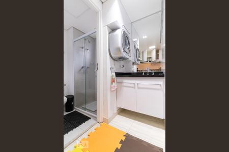Banheiro de kitnet/studio à venda com 1 quarto, 32m² em Pinheiros, São Paulo
