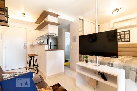 Sala, quarto e cozinha de kitnet/studio à venda com 1 quarto, 32m² em Pinheiros, São Paulo