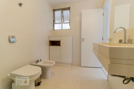 Apartamento à venda com 180m², 3 quartos e 2 vagasBanheiro da Suíte