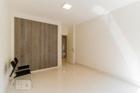 Apartamento à venda com 180m², 3 quartos e 2 vagasQuarto 1