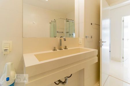 Apartamento à venda com 180m², 3 quartos e 2 vagasBanheiro da Suíte