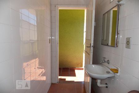 Casa à venda com 400m², 3 quartos e 2 vagasBanheiro 1