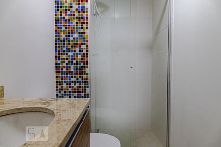 Banheiro de kitnet/studio para alugar com 1 quarto, 26m² em Centro, São Paulo