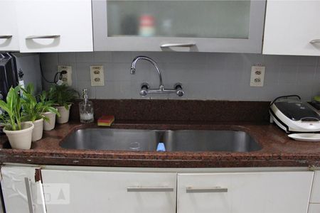 Apartamento à venda com 220m², 4 quartos e 3 vagas Apartamento à venda com 220m², 4 quartos e 3 vagasCozinha