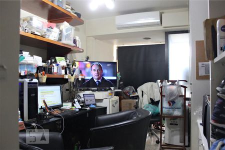 Apartamento à venda com 220m², 4 quartos e 3 vagas Apartamento à venda com 220m², 4 quartos e 3 vagassuíte 2