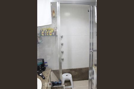 Apartamento à venda com 220m², 4 quartos e 3 vagas Apartamento à venda com 220m², 4 quartos e 3 vagassuíte 2