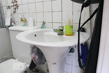 Apartamento à venda com 220m², 4 quartos e 3 vagas Apartamento à venda com 220m², 4 quartos e 3 vagasBanheiro de Serviço