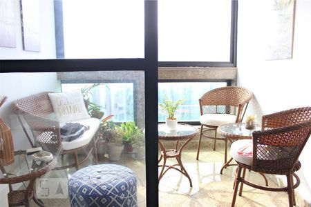 Apartamento à venda com 220m², 4 quartos e 3 vagas Apartamento à venda com 220m², 4 quartos e 3 vagasvaranda suíte 1