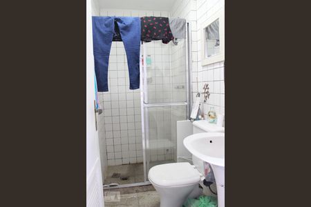 Apartamento à venda com 220m², 4 quartos e 3 vagas Apartamento à venda com 220m², 4 quartos e 3 vagasBanheiro de Serviço