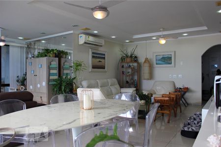 Apartamento à venda com 220m², 4 quartos e 3 vagas Apartamento à venda com 220m², 4 quartos e 3 vagasSala