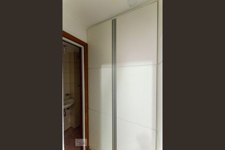 Apartamento à venda com 94m², 3 quartos e 2 vagasQuarto e Banheiro de Serviço