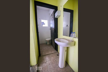 Casa para alugar com 260m², 3 quartos e 8 vagasBanheiro Social